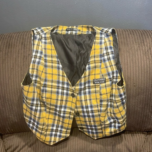 Tops - NWOT small yellow plaid vest
